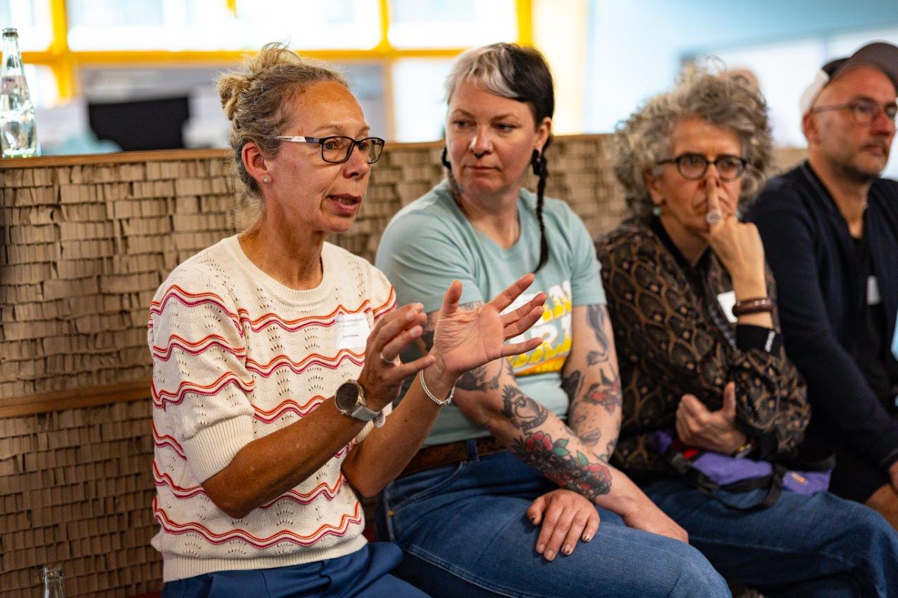 Workshop-Koordinator*innen erarbeiten Vorschläge zur Weiterentwicklung der Leitlinien.