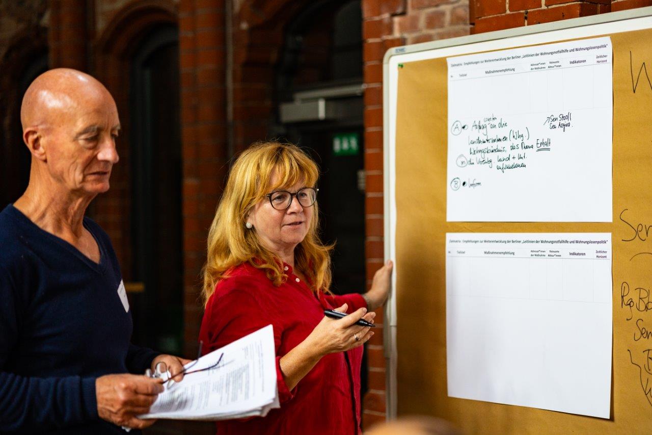 In einem Workshop werden Vorschläge zur Prävention von Wohnraumverlust erarbeitet.