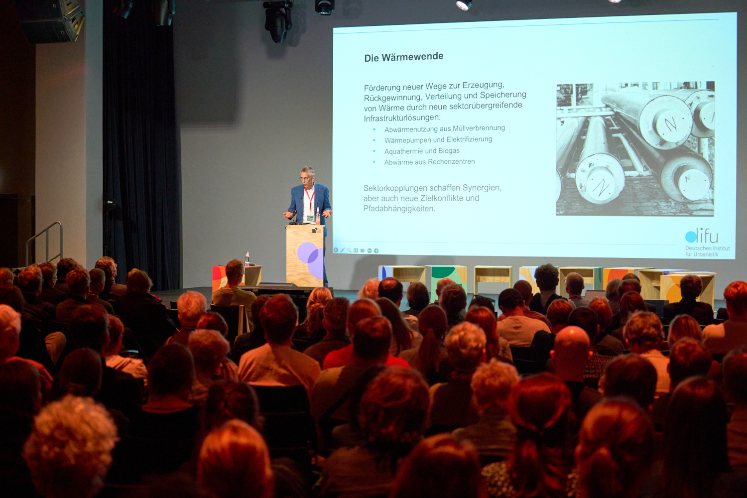 Prof. Dr. Jochen Monstadt mit der Keynote "Städtische Infrastrukturplanung - Nachhaltigkeit durch Integration".