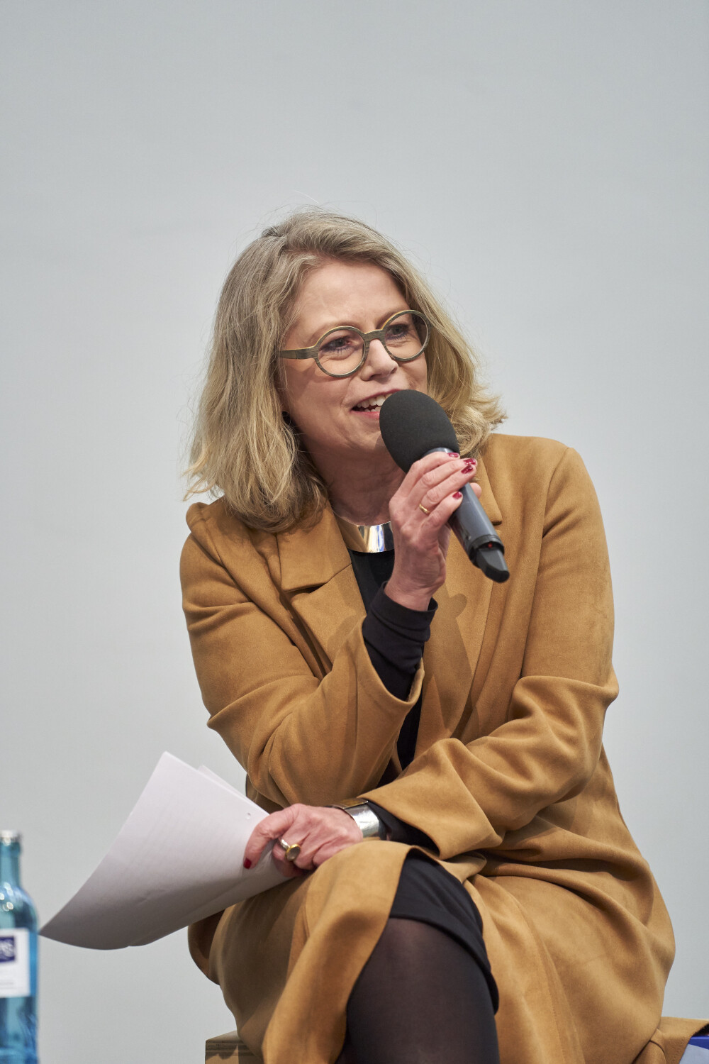 Die Senatorin für Mobilität, Verkehr, Klimaschutz und Umwelt, Ute Bonde, in der Podiumsdiskussion