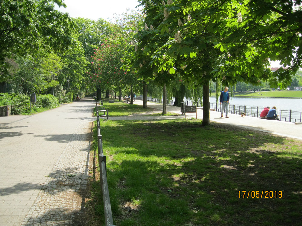 Böcklerpark im Mai 2019: Promenade entlang des Landwehrkanals