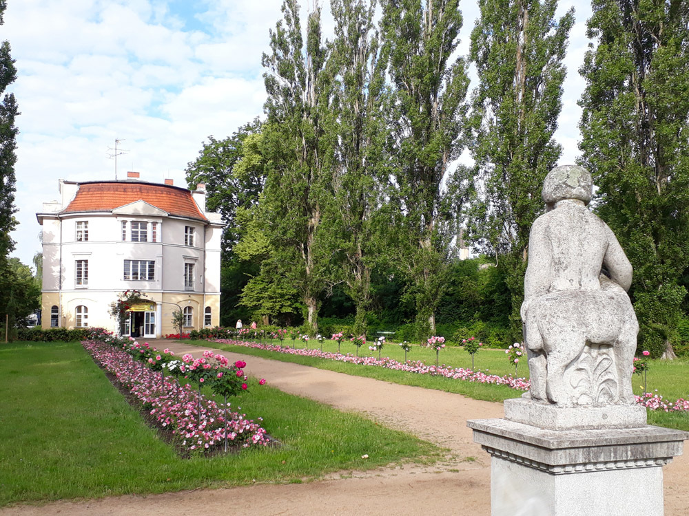 Bernkastler Platz im Juni 2019: Blick auf das ehemalige Parkwohnhaus