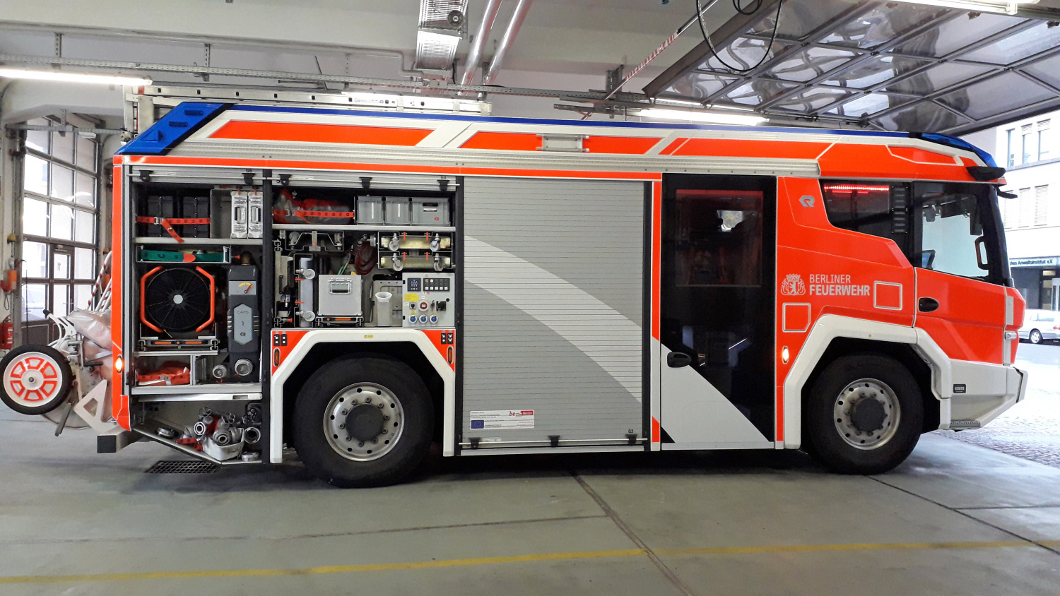 Elektrisches Lösch- und Hilfeleistungsfahrzeug