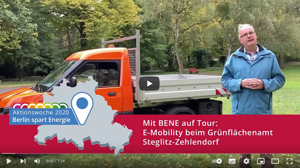 Im Rahmen der Aktionswoche "Berlin spart Energie 2020" stellt Norbert Fußwinkel, Leitung Fachbereich Grünflächen Bezirksamt Steglitz-Zehlendorf, das erfolgreich durchgeführte Projekt 1192-B4-N "Einführung von elektrisch angetriebenen Nutzfahrzeugen" vor. 