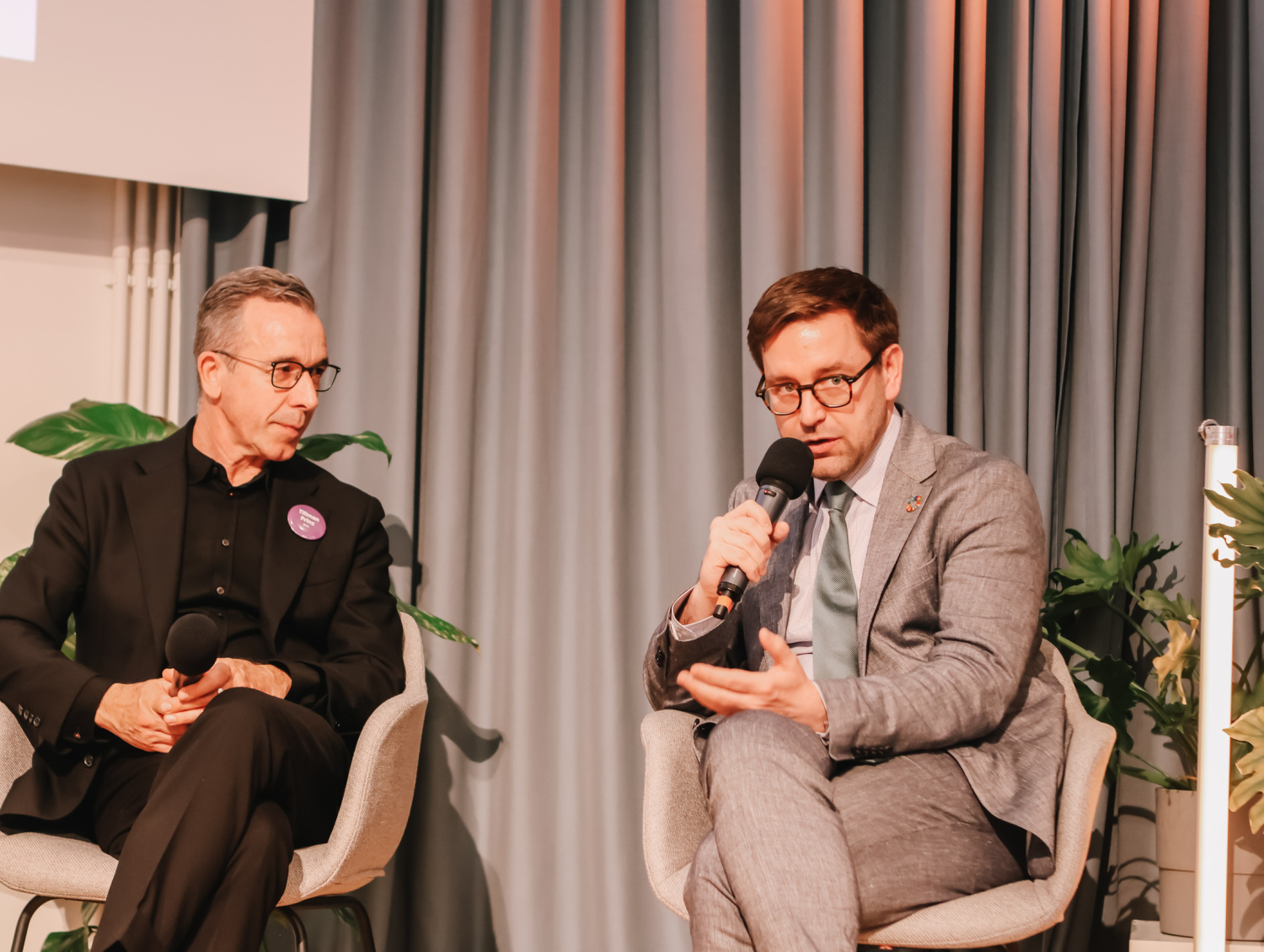 Staatssekretär Andreas Kraus und Dr. Tillmann Prinz diskutieren beim Zukunfts-Panel