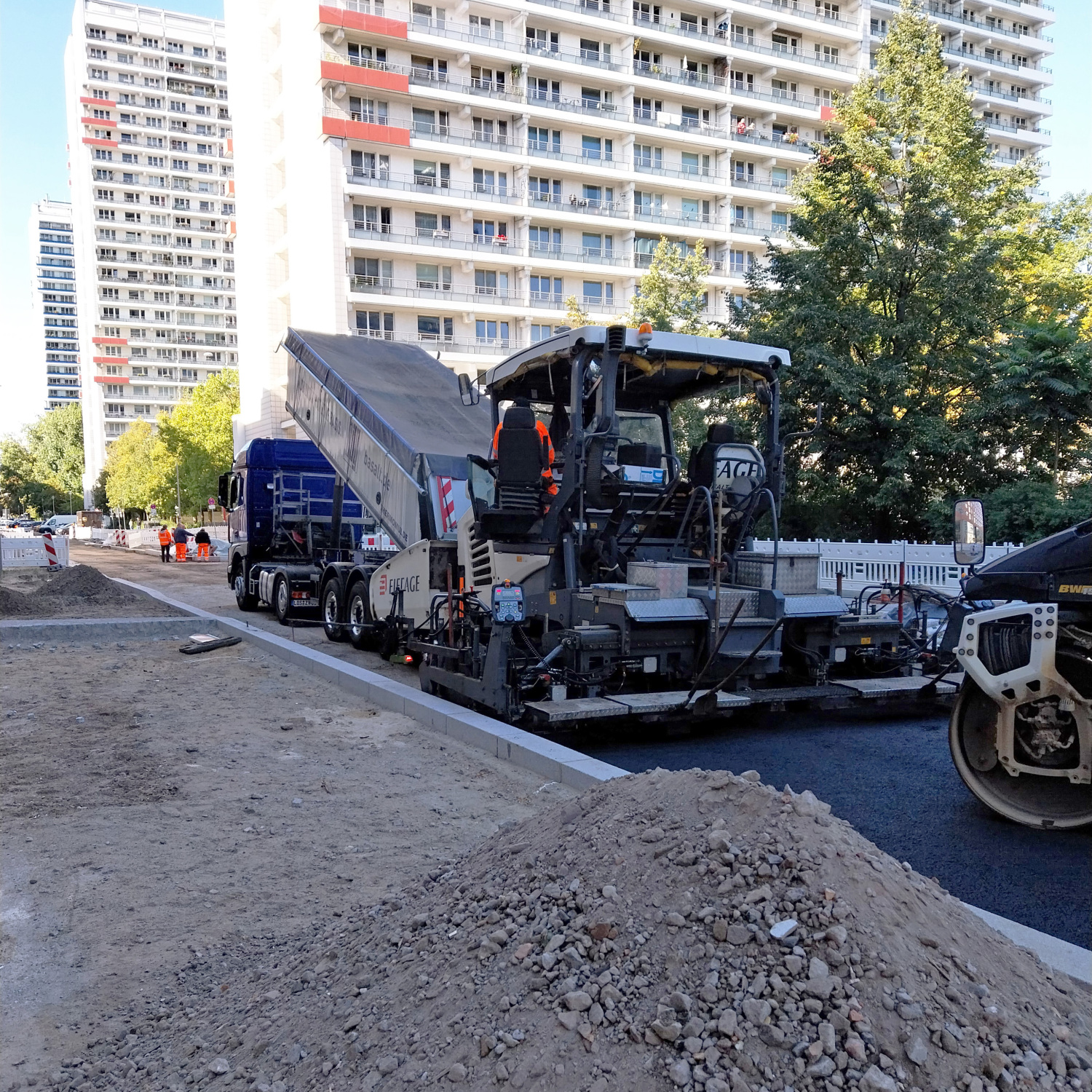 Asphalteinbau, 1. Bauabschnitt, Oktober 2025