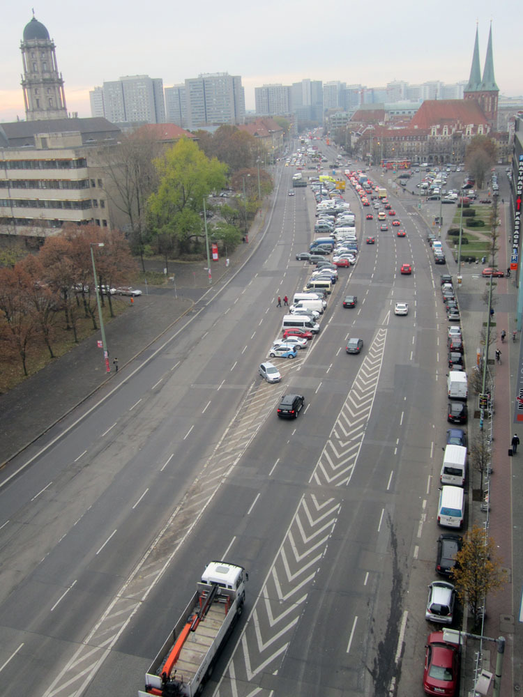 Blick von der Grunerstraße in Richtung Mühlendamm - Leipziger Straße