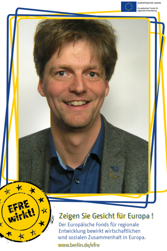Ein Mann im Fotoboxrahmen EFRE: Zeigen Sie Gesicht für Europa!