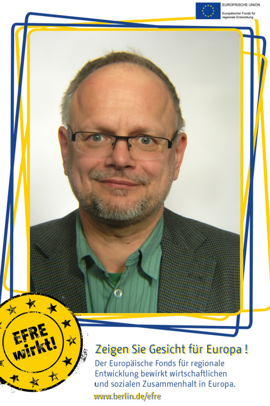 Ein Mann im Fotoboxrahmen EFRE: Zeigen Sie Gesicht für Europa!