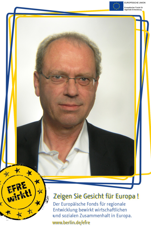 Ein Mann im Fotoboxrahmen EFRE: Zeigen Sie Gesicht für Europa!