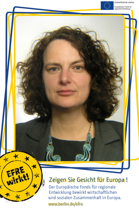 Eine Frau im Fotoboxrahmen EFRE: Zeigen Sie Gesicht für Europa!
