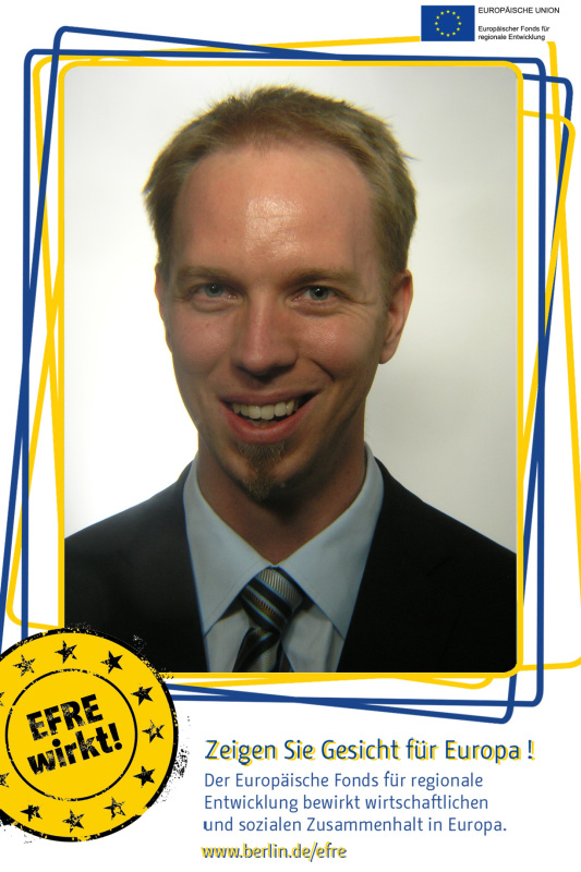 Ein Mann im Fotoboxrahmen EFRE: Zeigen Sie Gesicht für Europa!