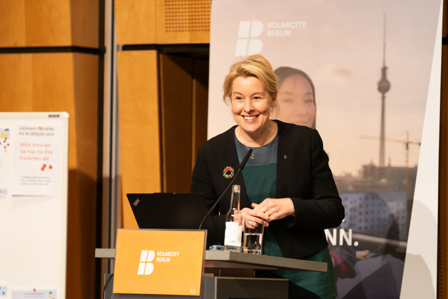 Solarcity Konferenz 2025 Frau Giffey am Rednerpult