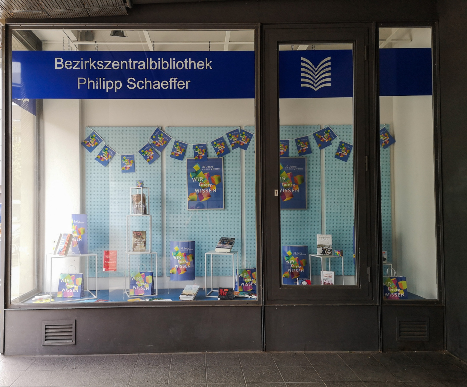 Schaufenster der Philipp-Schaeffer-Bibliothek