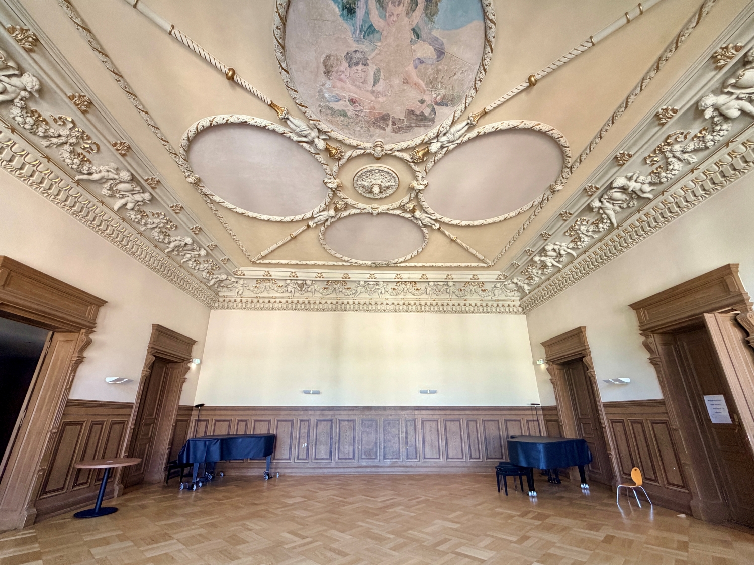 Puttensaal in der Bibliothek am Luisenbad
