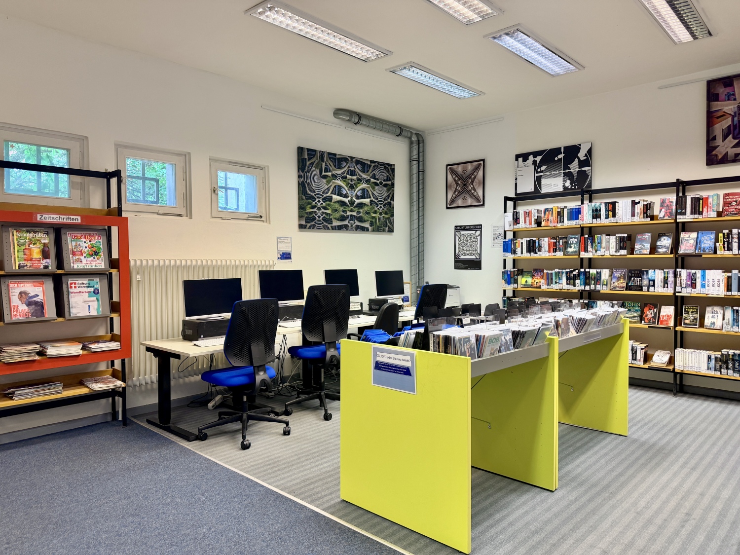Arbeitsplätze in der Bibliothek Tiergarten-Süd