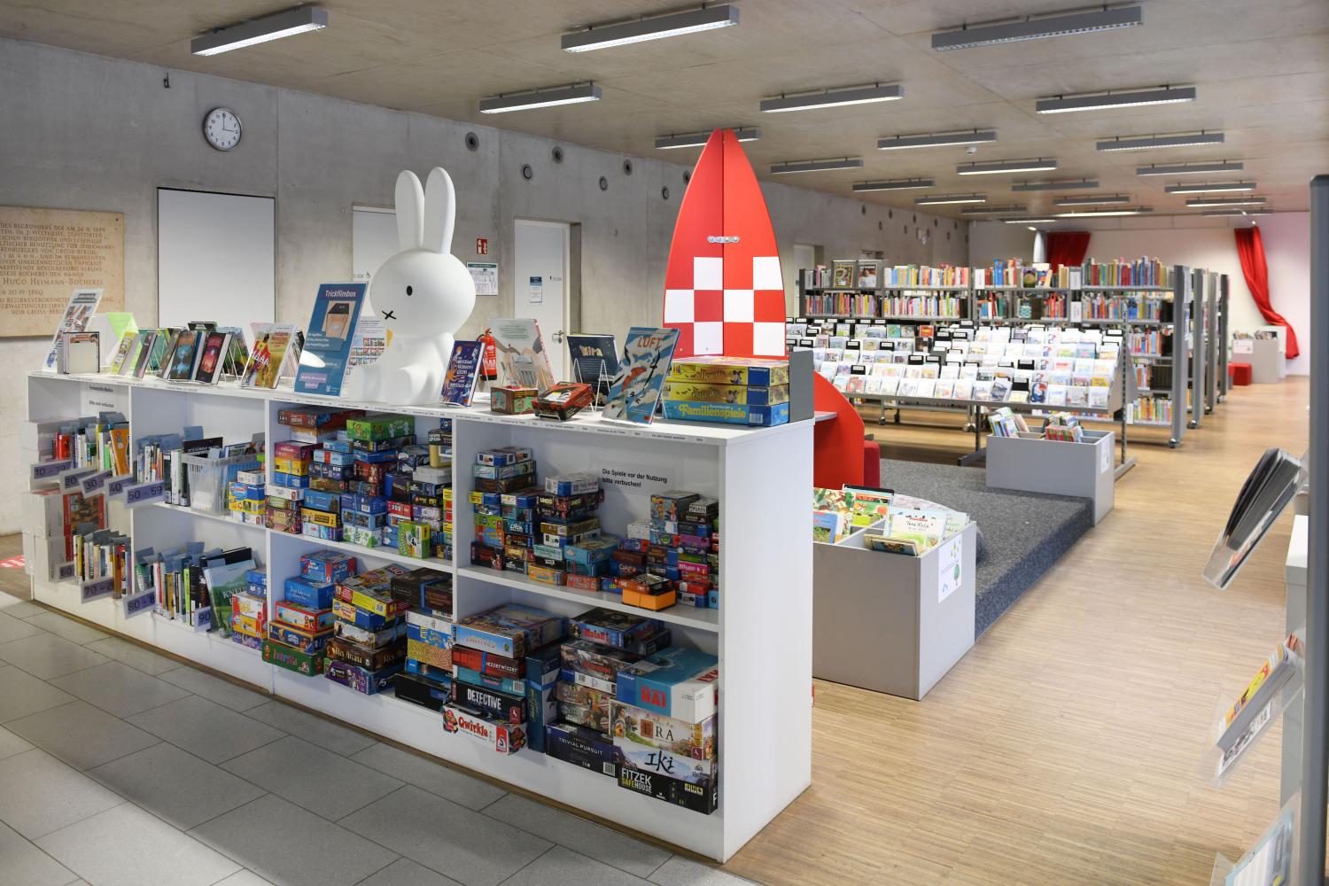 Medienbereich in der Schiller-Bibliothek