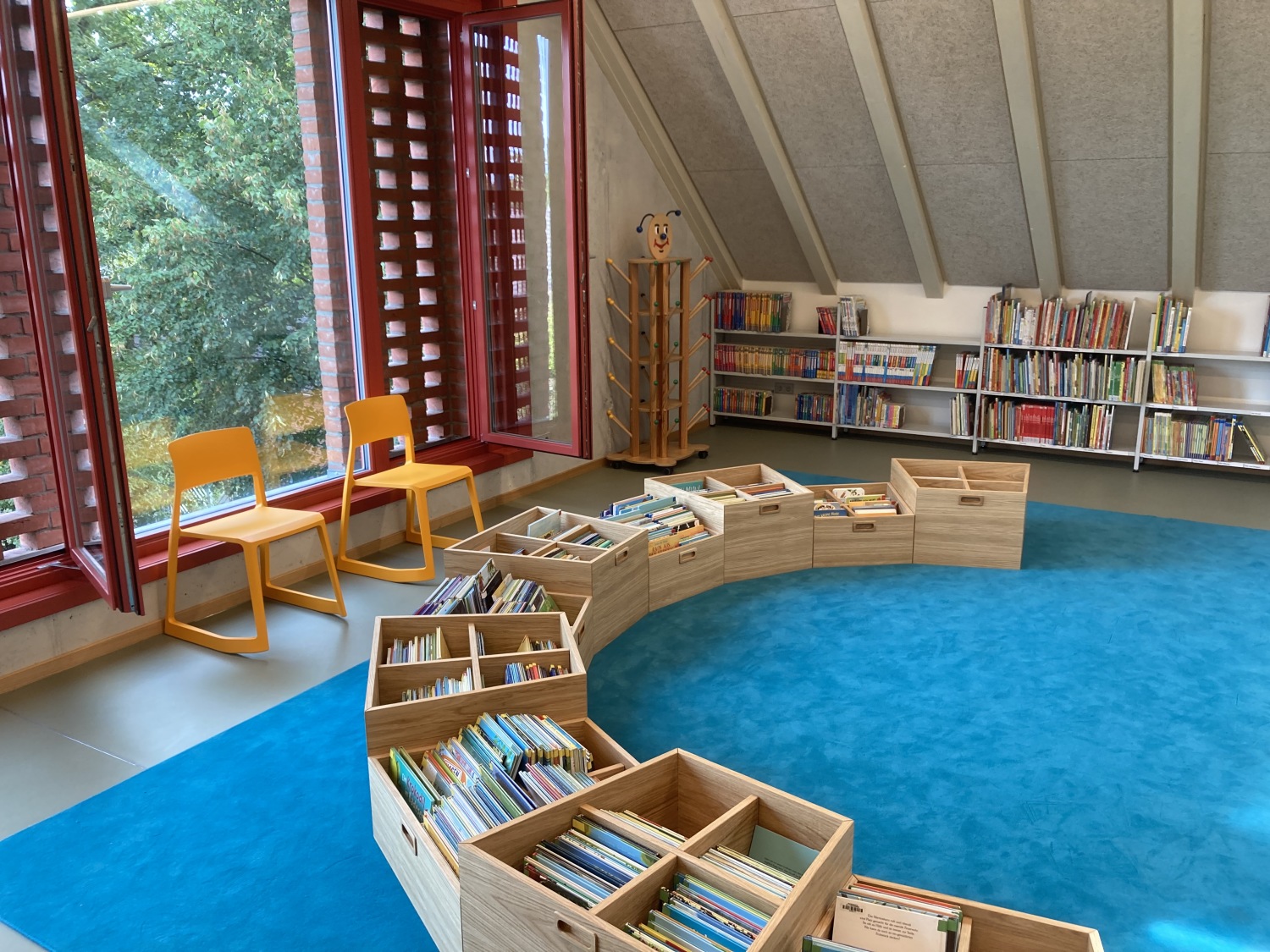 Kinderbibliothek, Bilderbuchbereich, Leseecke