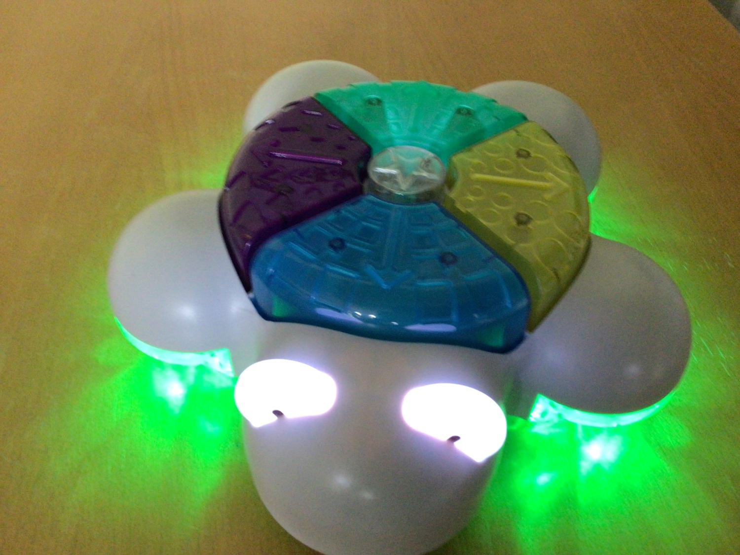 Glow & Go Bot leuchtet grün