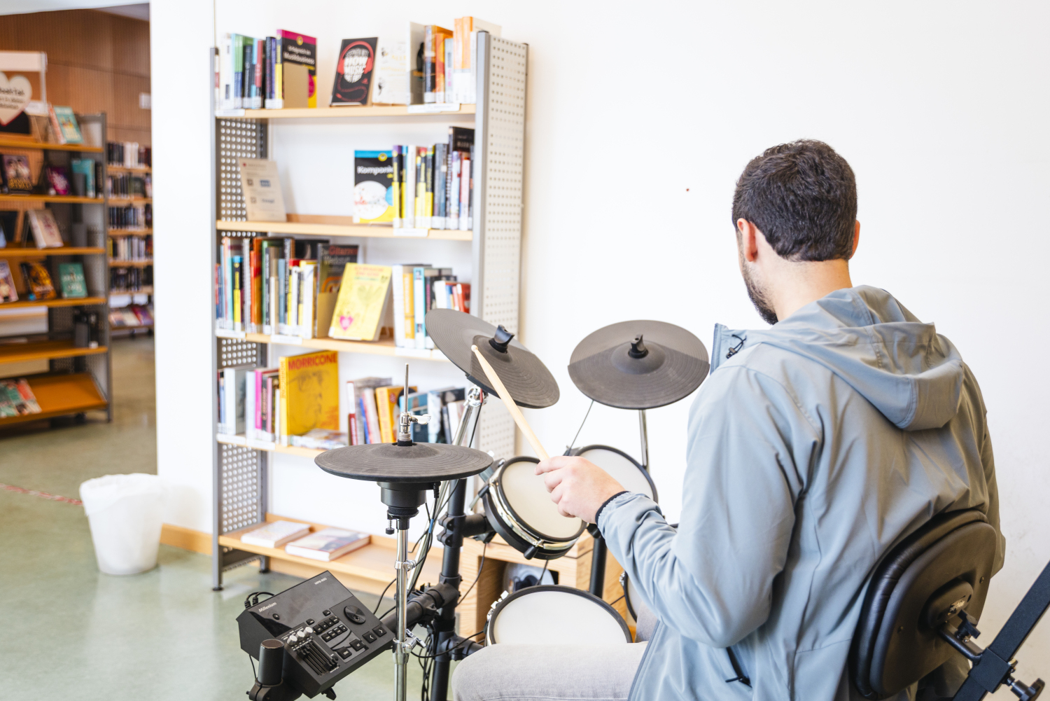 Bibliothek Schöneberg Musikinstrument Schalgzeug