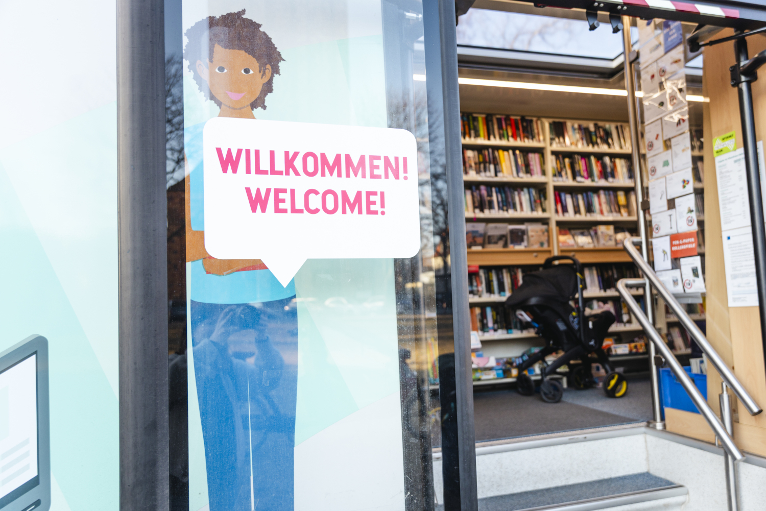 Bücherbus Blick in den Bus