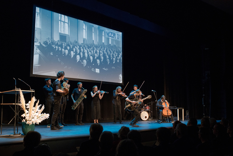 Festakt 100 Jahre VAk, stegreif.orchester auf der Bühne der Akademie der Künste