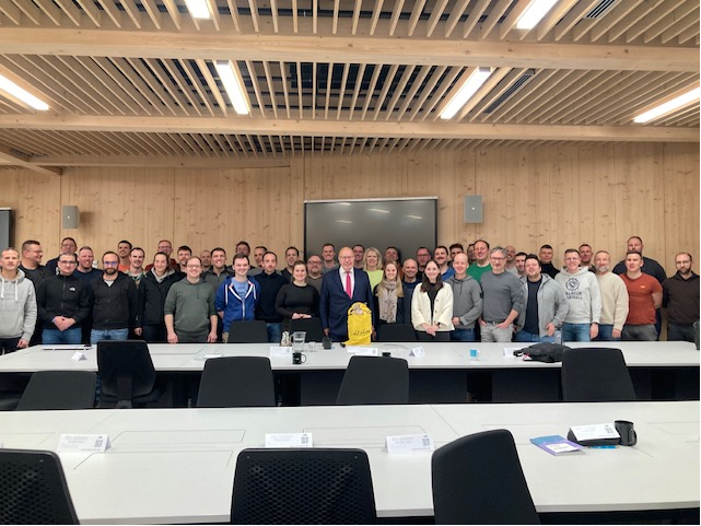 Gruppenfoto mit Peter Altmaier und den Brandreferendaren