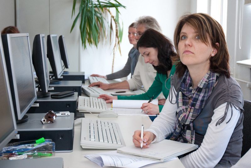 Im Kurs "Datenbanken mit Access" an der Volkshochschule Pankow