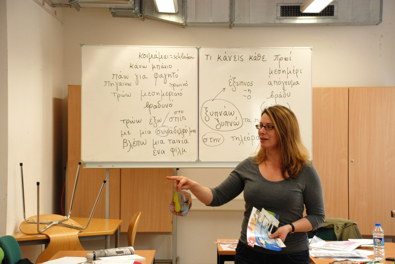 Im Kurs Neugriechisch an der Volkshochschule Pankow