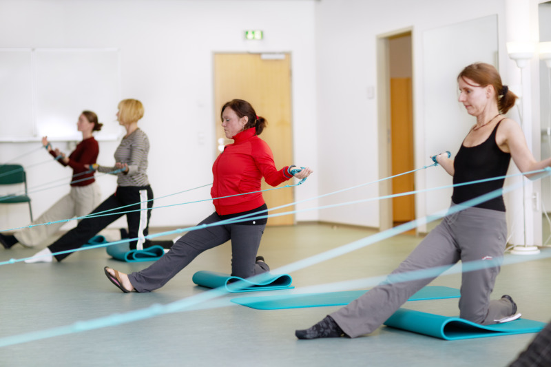 Im Kurs "Rückenwohl und kreuzfidel" an der Volkshochschule Pankow