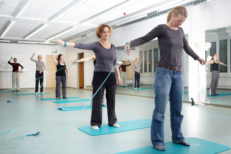 Im Kurs "Rückenwohl und kreuzfidel" an der Volkshochschule Pankow