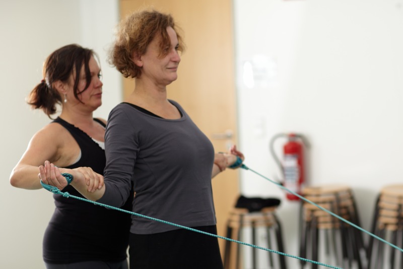 Im Kurs "Rückenwohl und kreuzfidel" an der Volkshochschule Pankow