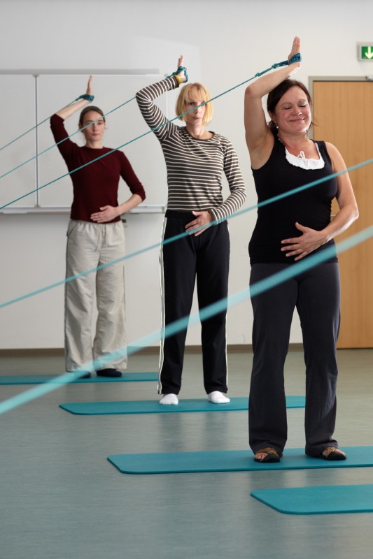 Im Kurs "Rückenwohl und kreuzfidel" an der Volkshochschule Pankow