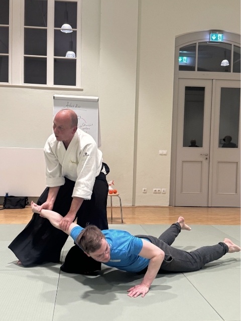Aikidotechnik Ikkyo - Bewegungsabfolge Phase 3